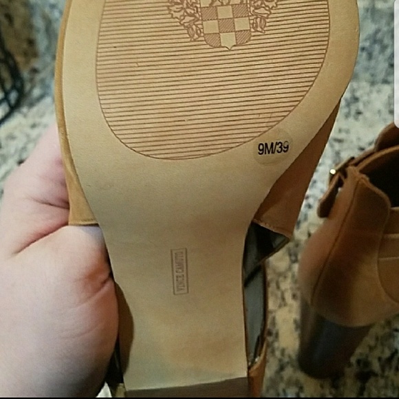 VINCE CAMUTO PEEP TOE -NWOT - Picture 6 of 8